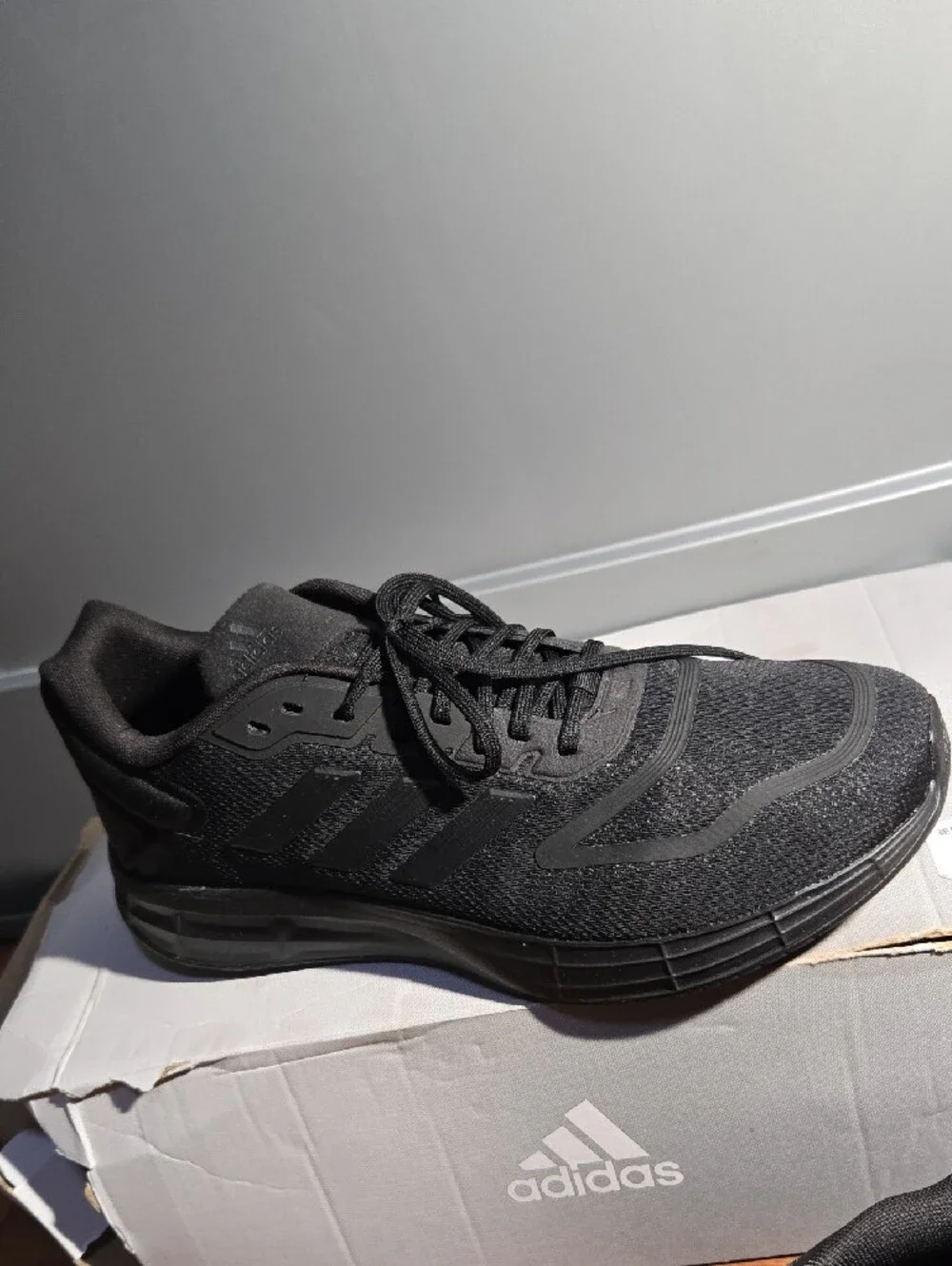 adidas Men's All-Black Cushioned Athletic Sneakers Nwb Size 9 1/2